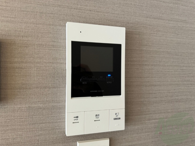 セキュリティ　ＴＶモニター付インターホンです。来客者の顔が見えるので安心！