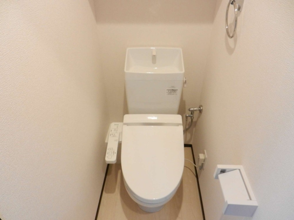 その他　温水洗浄便座付で冬場でもあったか。