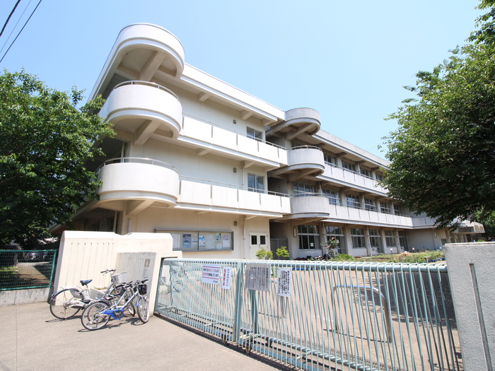 小学校　相模原市立淵野辺東小学校（小学校）まで369m