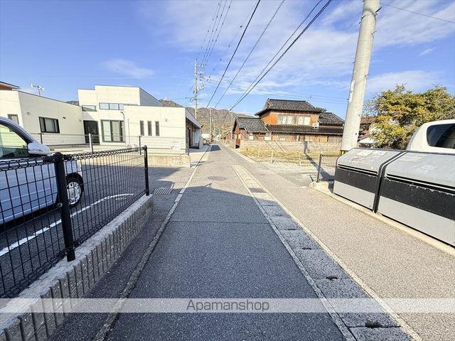その他　前面道路（その他）まで0m