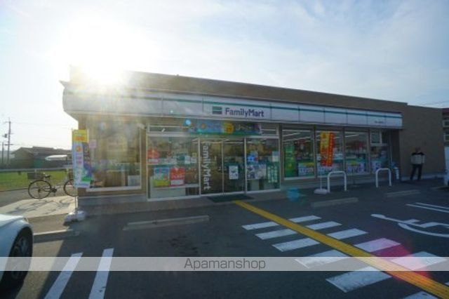 コンビニ　ファミリーマート　奈良秋篠町店（コンビニ）まで516m