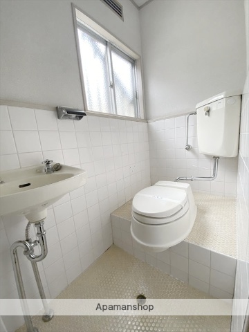 ＪＲ宇野線 久々原駅 徒歩40分 2階建 築43年のトイレ写真