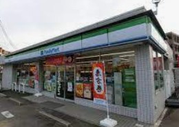 コンビニ　ファミリーマート 川崎麻生片平店（コンビニ）まで213m