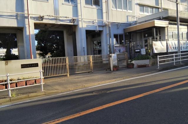 中学校　横浜市立境木中学校（中学校）まで454m