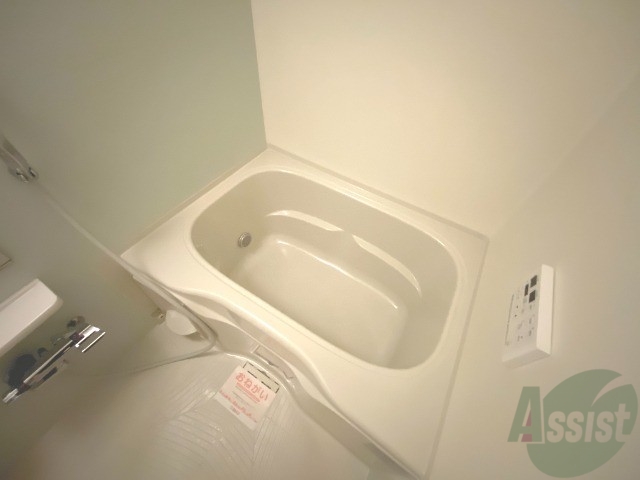 バス・シャワールーム　追い焚き機能が付いているのでいつでも温かいお風呂に入れますよ