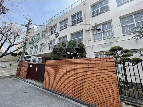 小学校　大阪市立勝山小学校（小学校）まで648m
