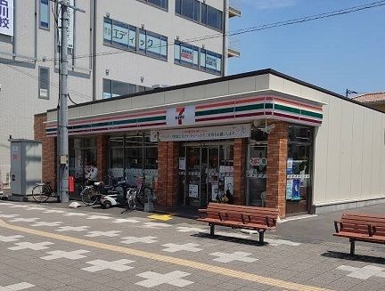 コンビニ　セブンイレブン東加古川駅北口店（コンビニ）まで1100m