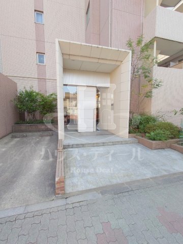 エントランス　建物の内部です