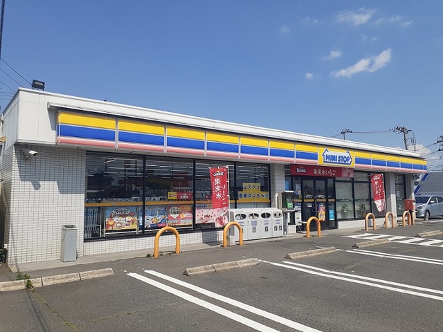 コンビニ　ミニストップ大和インター店（コンビニ）まで700m