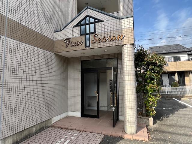 エントランス　外観写真（昼）