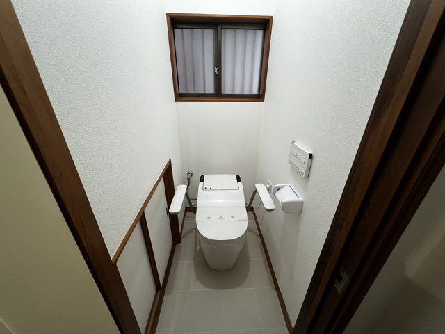 玉川学園戸建のトイレ写真