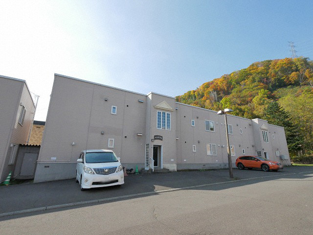 駐車場　駐車場に車を止められます