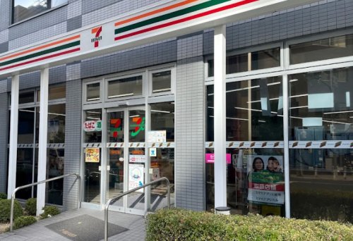 コンビニ　セブンイレブン 大阪靱本町2丁目店（コンビニ）まで380m