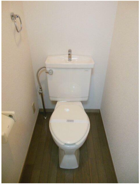 トイレ　他部屋の写真です。