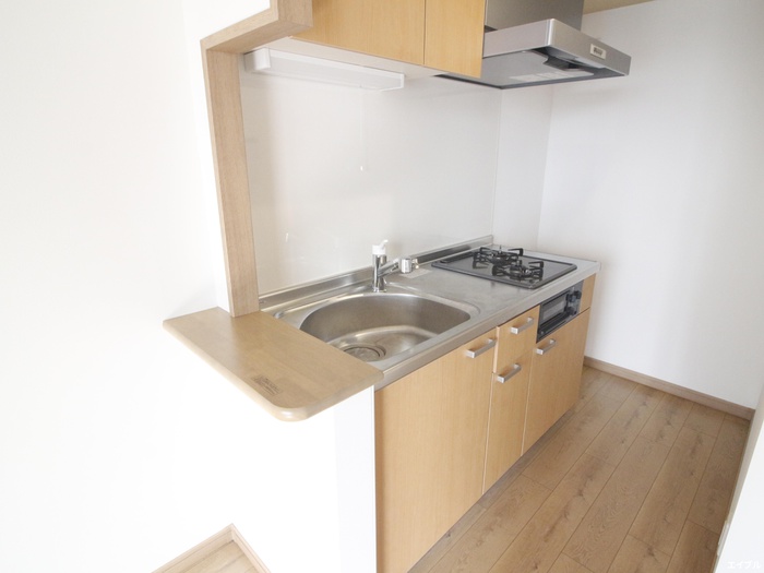 キッチン　※同タイプの別のお部屋の写真です