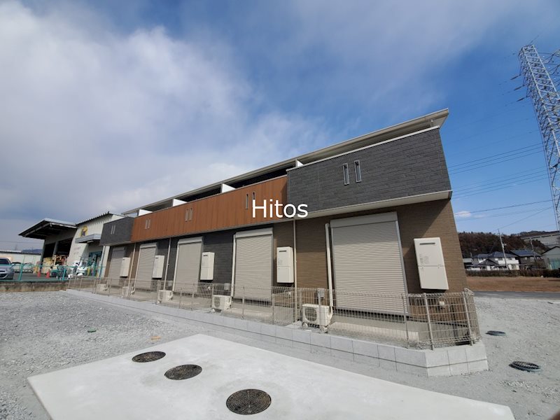 建物外観　1・2階併用メゾネットタイプの物件です。