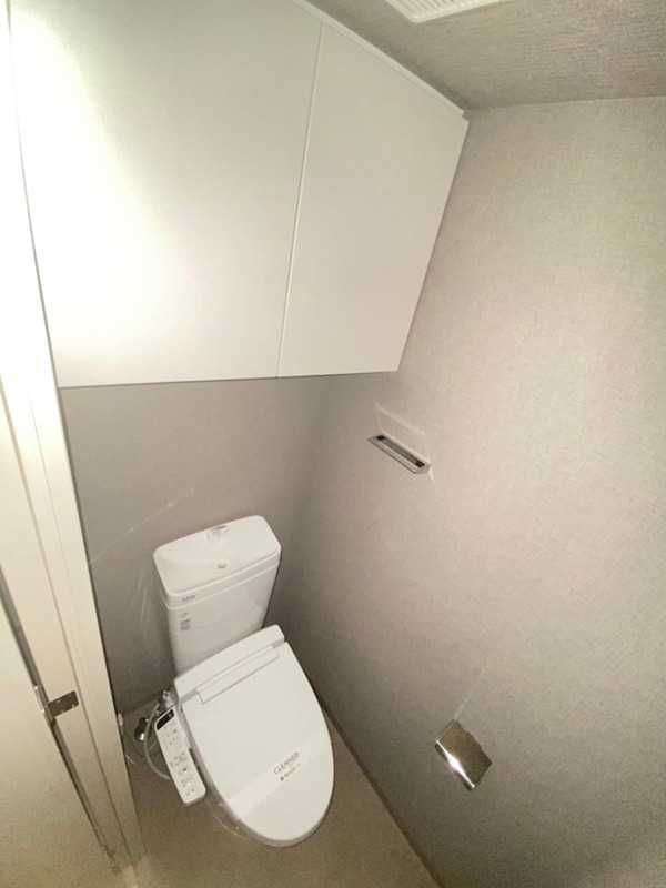 コンフォリア江坂広芝町のトイレ写真