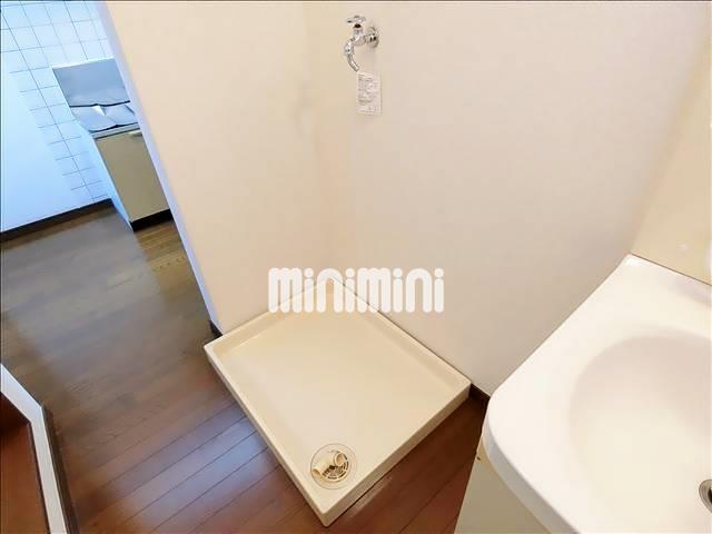 その他設備　洗面所にも窓があり換気ができます。