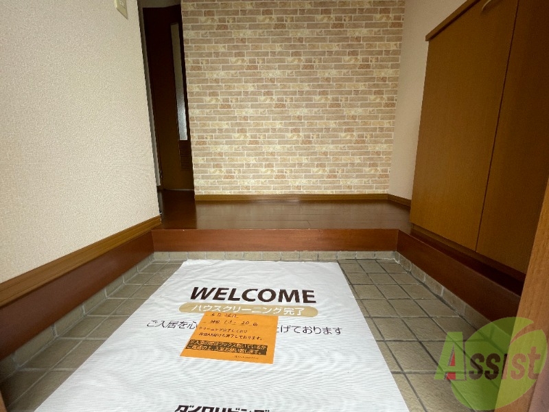 玄関　玄関でございます。毎日の出入りはこちらから。