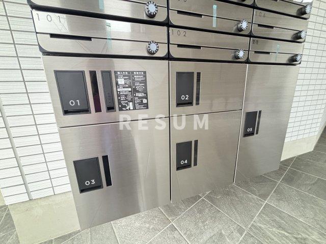 ＪＲ総武線 千葉駅 バス乗車時間：13分 最寄りバス停で下車 徒歩1分 3階建 築2年の外観写真
