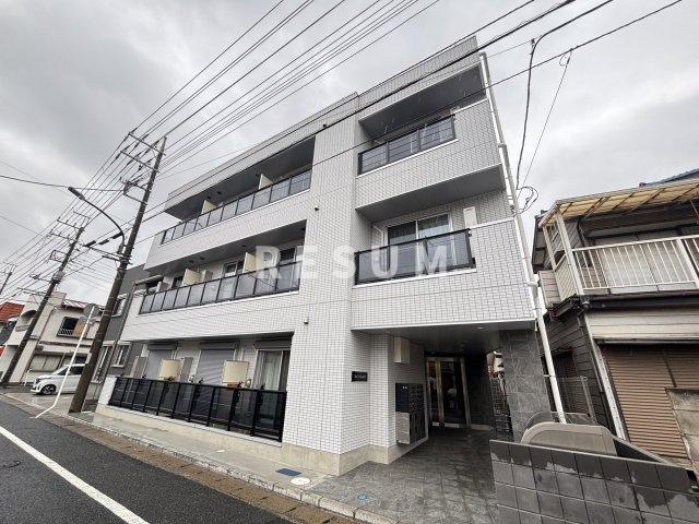 ＪＲ総武線 千葉駅 バス乗車時間：13分 最寄りバス停で下車 徒歩1分 築2年