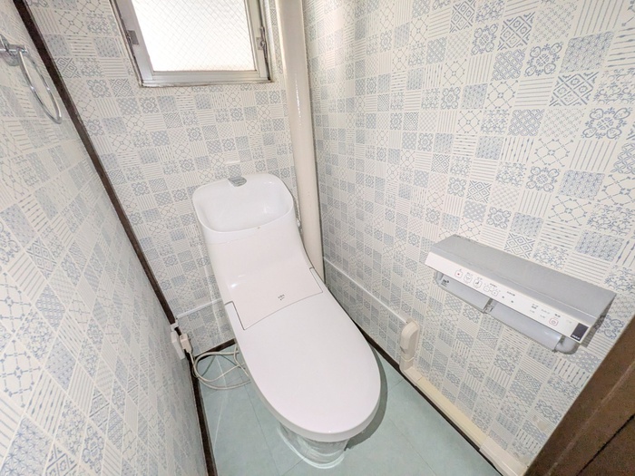 西一社第二団地102号棟のトイレ写真