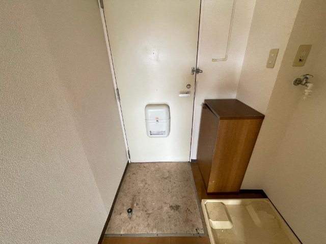 玄関　※室内写真は別室サンプル写真。