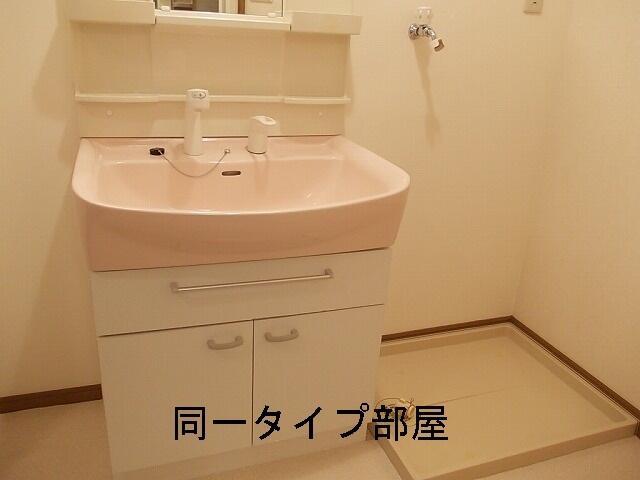 洗面設備　同仕様