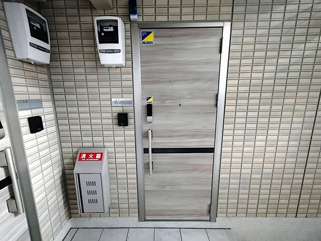 エントランス　エントランス