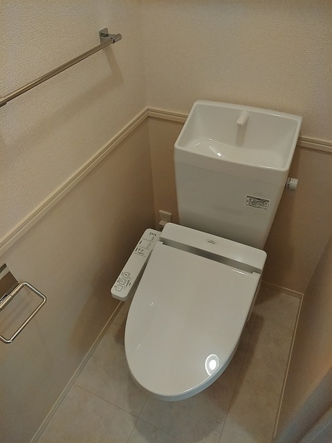 ＪＲ土讃線 土佐一宮駅 徒歩16分 2階建 築9年のトイレ写真