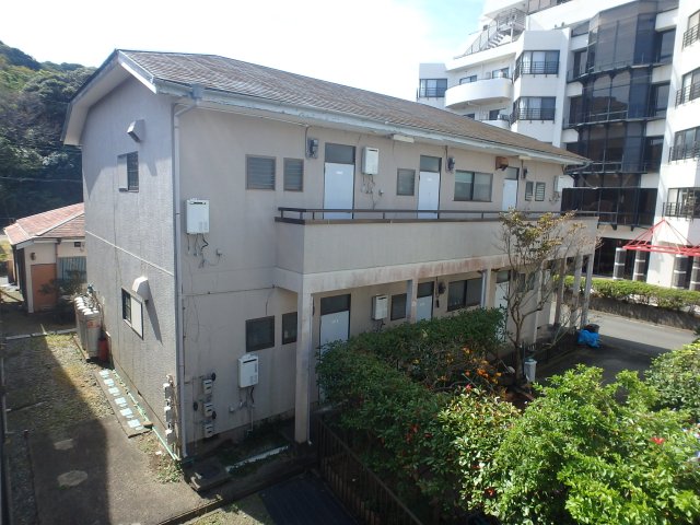 伊豆急行 伊豆急下田駅 バス乗車時間：9分 最寄りバス停で下車 徒歩10分 2階建 築39年の外観写真