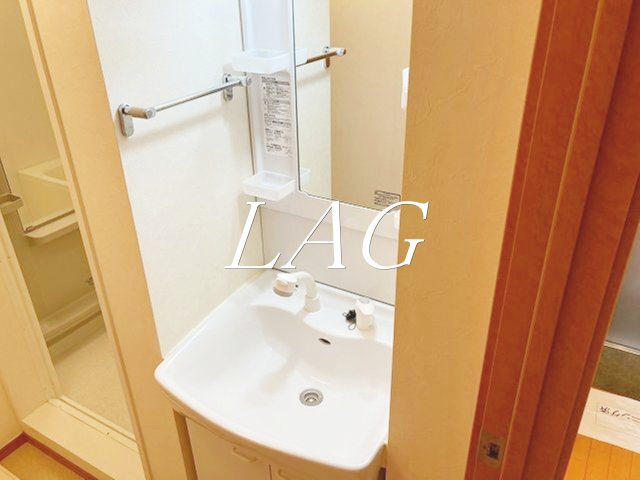 洗面設備　独立独立洗面台です。