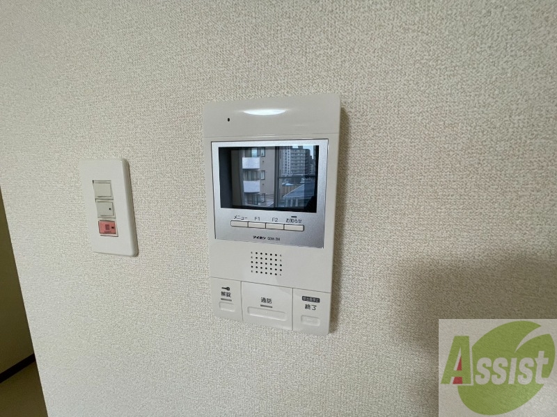 セキュリティ　ＴＶモニター付インターホンです。来客者の顔が見えるので安心！