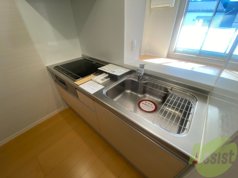 キッチン　カウンタ*キッチンで見通しが良く料理が捗りそうですね