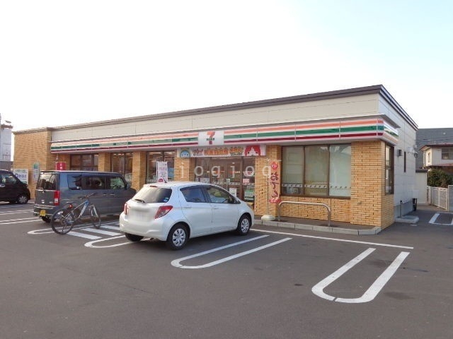 コンビニ　セブンイレブン函館中道中央店（コンビニ）まで377m