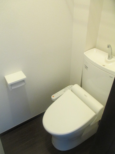 名嘉眞荘のトイレ写真