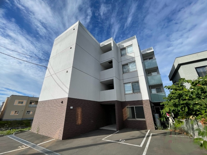 建物外観　札幌市西区宮の沢三「ベルフォレII」