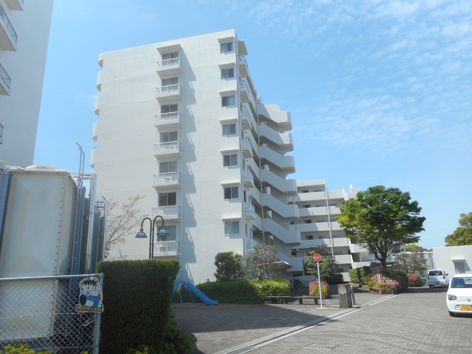 田辺市東陽のマンションの建物外観