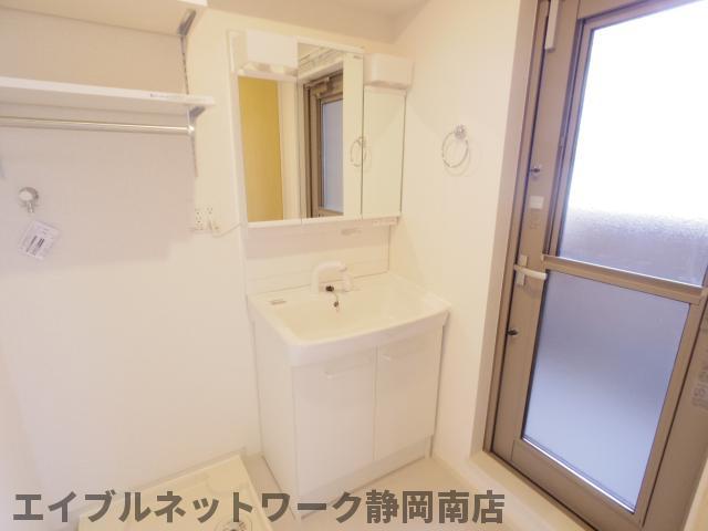 洗面設備　忙しい朝には欠かせない洗面所です