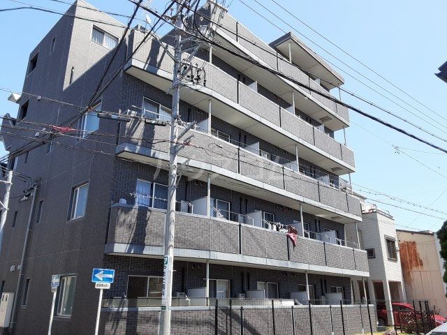 静岡市駿河区馬渕のマンションの建物外観