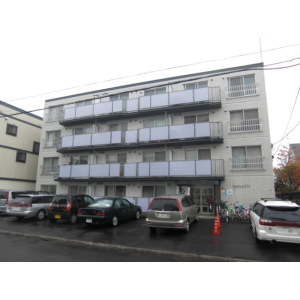 札幌市中央区南十三条西のマンションの建物外観