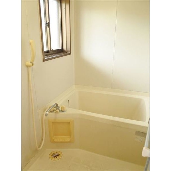 バス・シャワールーム　入居中またはリフォーム中のため、同物件別室写真