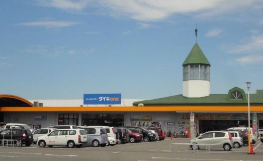 ホームセンター　DCM新居浜店（ホームセンター）まで664m