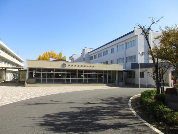 【長野市七瀬のマンションの小学校】