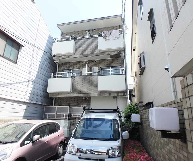 【京都市下京区坊門町のマンションの建物外観】