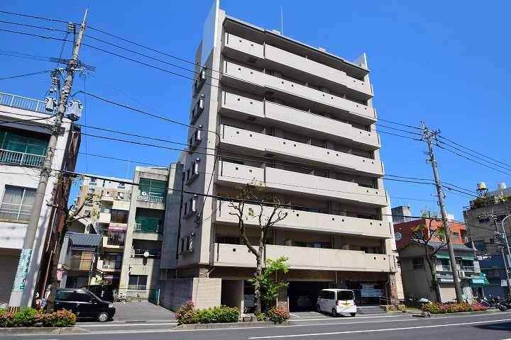 鹿児島市新屋敷町のマンションの建物外観