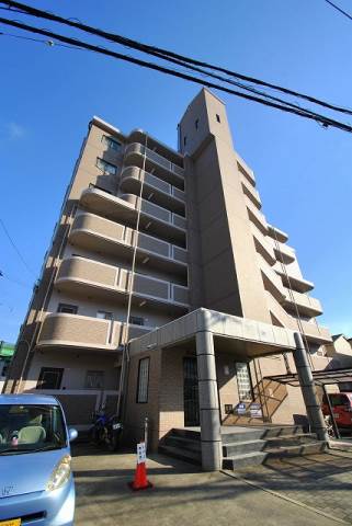 広島市安佐南区長束のマンションの建物外観