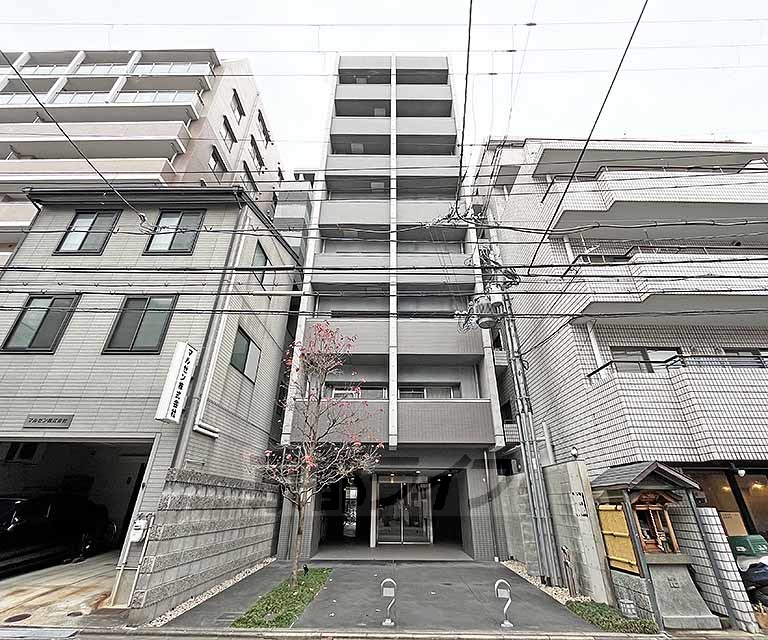 【京都市中京区瓦之町のマンションの建物外観】