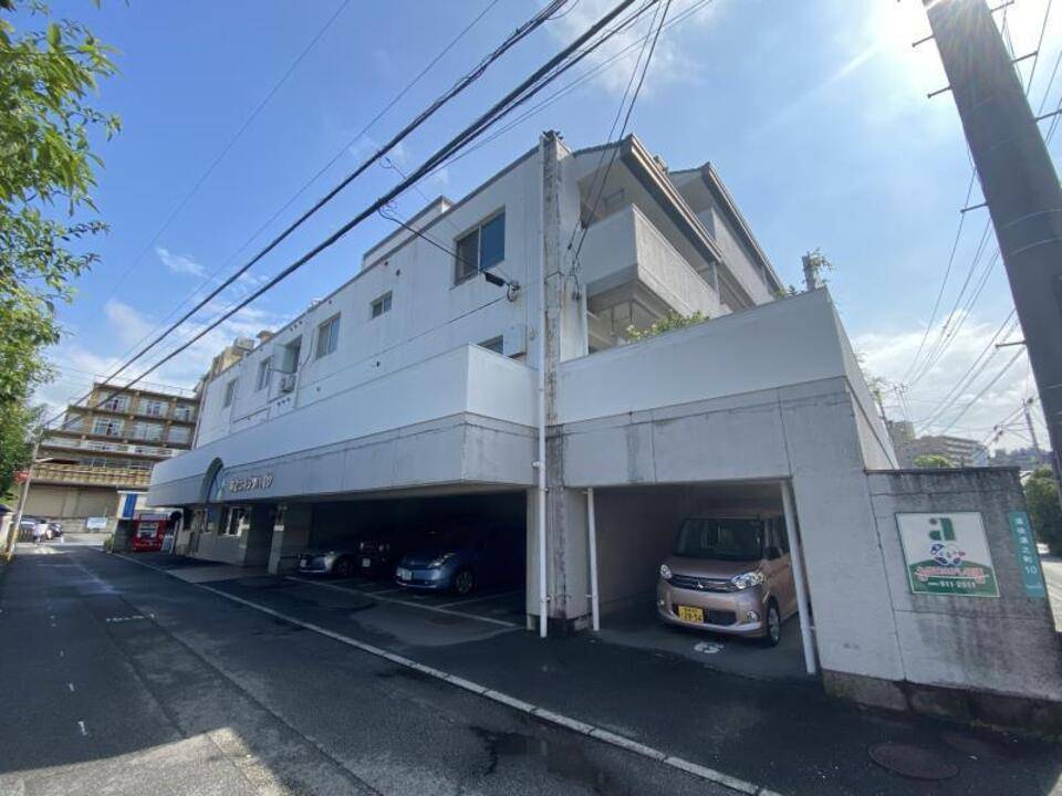 松山市道後湯之町のマンションの建物外観