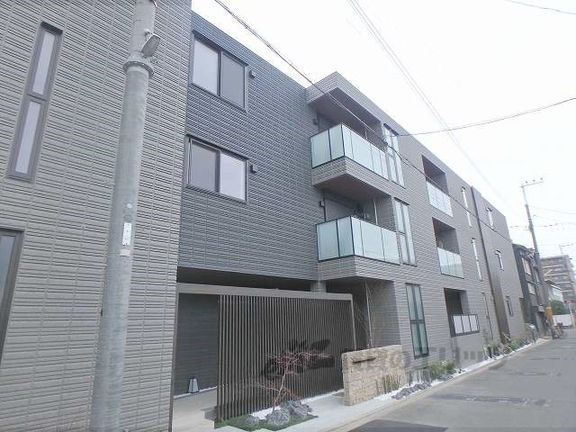 京都市右京区西院北井御料町のマンションの建物外観